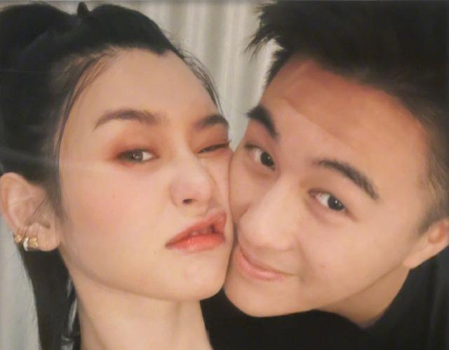何猷君小两口东京被偶遇,奚梦瑶素颜超抗打,嘴唇状态惹人担忧