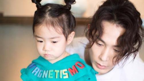 戚薇|戚薇自曝儿子出生后，女儿lucky态度变化大，现在常吃弟弟醋