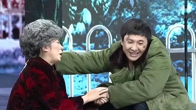 现在嫌他们丑，当年追成狗，这几位发福的明星，当年都是美女帅哥