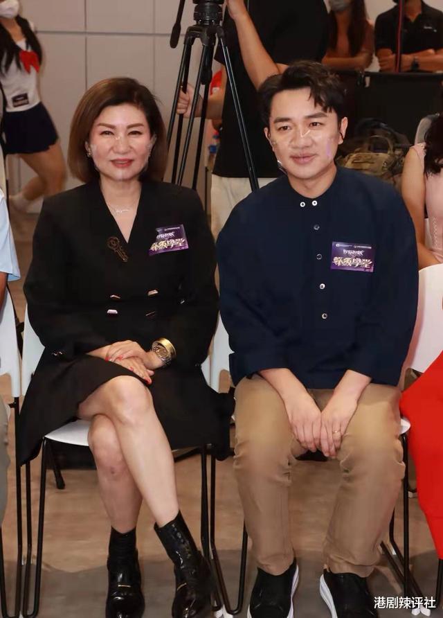 TVB男星疑卸任高管正式离巢,定居内地经济无忧,全家住亿万豪宅