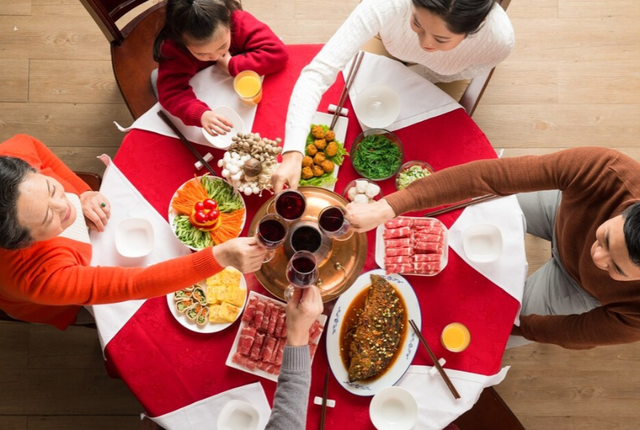 饮品|都是烈酒，为什么伏特加在西方更受欢迎？西方人觉得中国白酒难喝