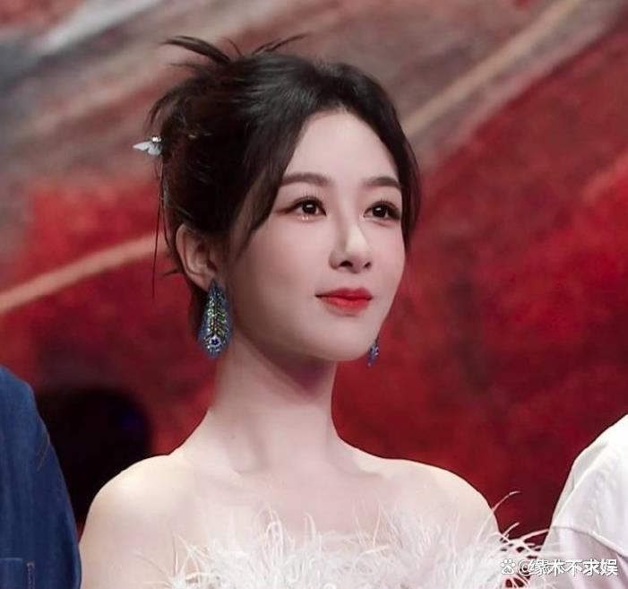 《长相思》晚会被喊退钱：杨紫落泪、张晚意邓为太尬、檀健次救场