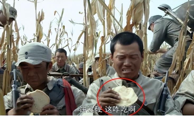 抗日神剧八路军的离谱伙食,顿顿千层饼加肉勾蛋,吃得比伪军还好