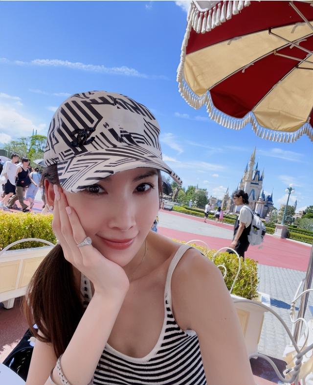 林志颖：老婆孩子去旅游，长子Kimi已经变成“身宽体胖的大男人”