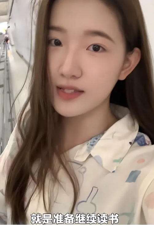孟羽童|孟羽童并非离职而是“开除”？接私活还考勤差，双方均做出回应
