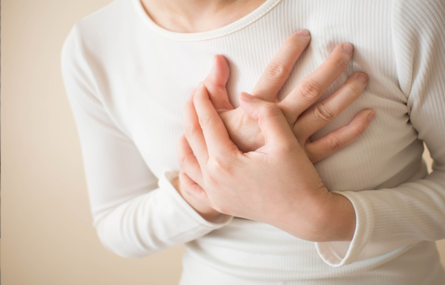 食道癌前期存活率80%,提醒:身体4个反常,有一个也别拖,早检查