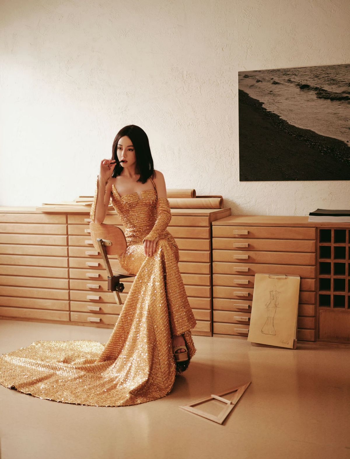 热巴一身战袍走红毯引热议！倪妮穿新中式亮相太惊艳，被大家夸超美