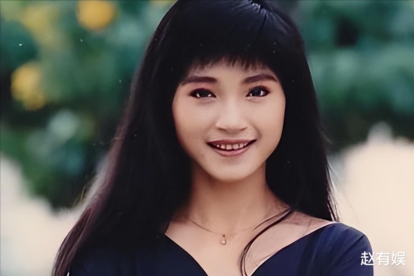 出道35年零绯闻，56岁不恋爱不结婚不生子，无父无母孑然一身