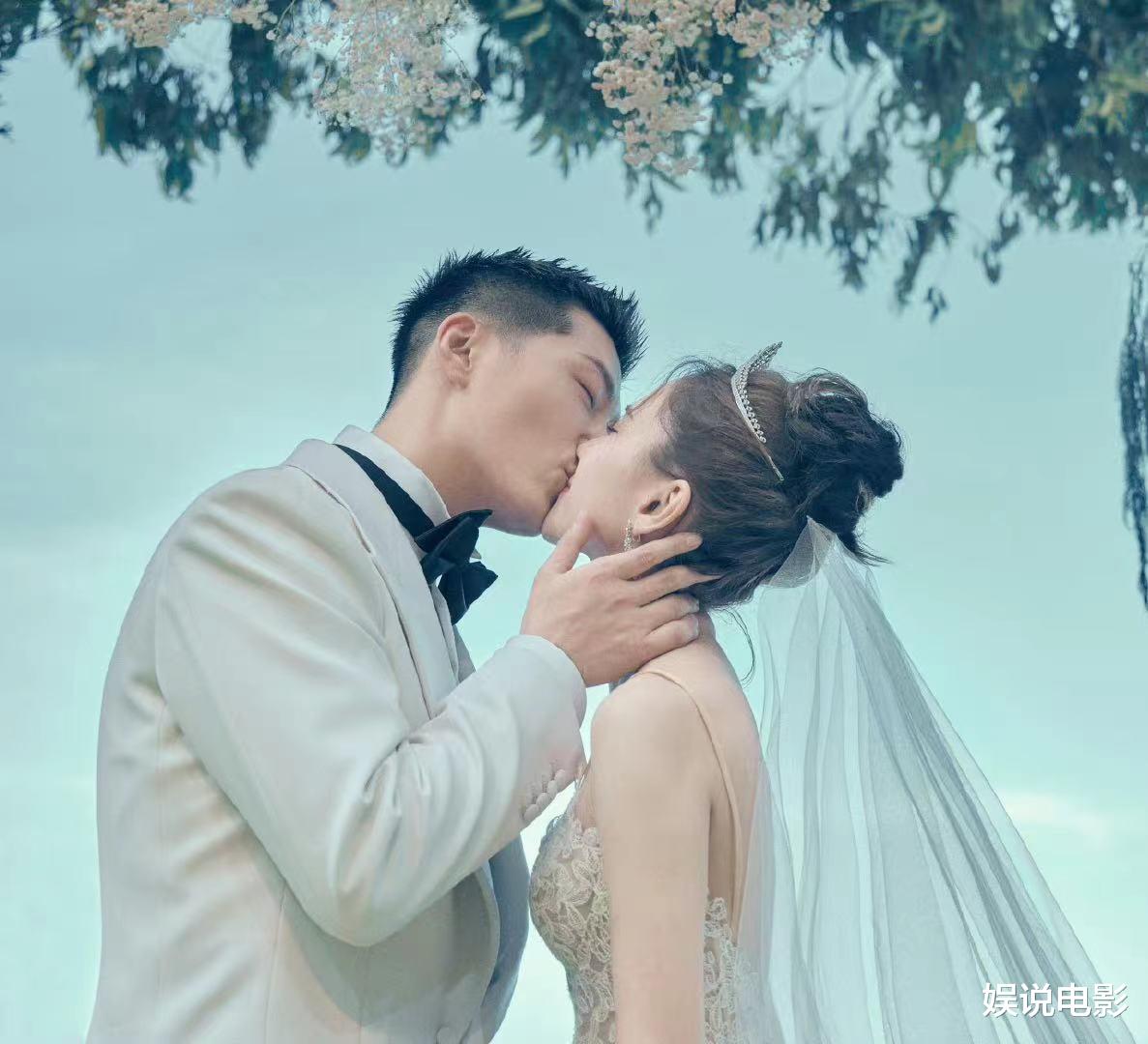 窦骁|袁弘表示太佩服窦骁了，整个婚礼全是一个人设计，熬夜开会没睡觉