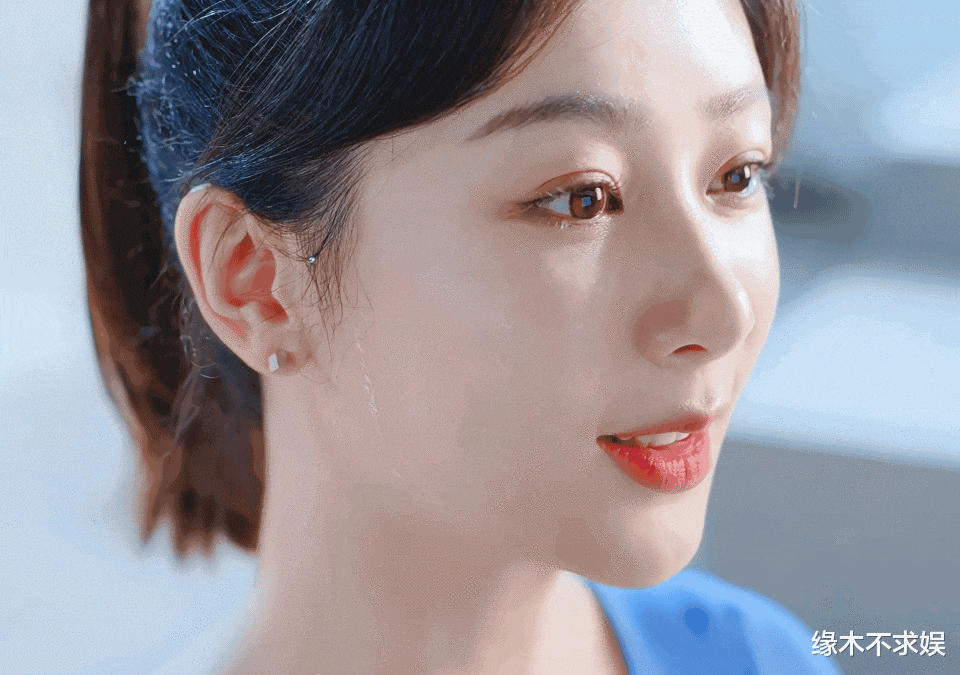 杨紫|杨紫拍广告遭网友怒怼!修图严重被嘲讽