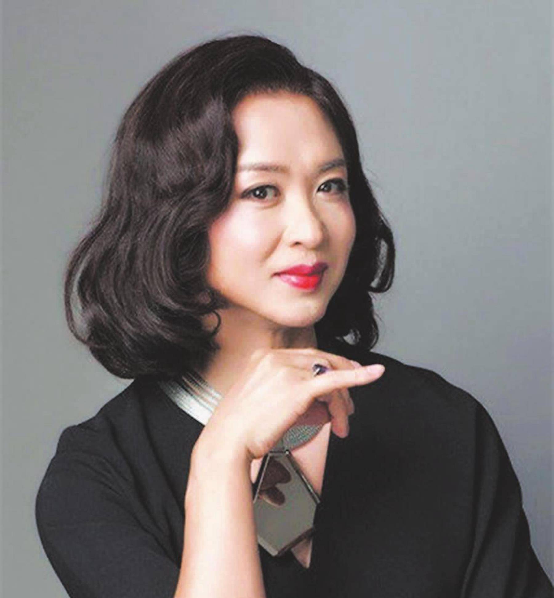 57岁金星晒上海独栋豪宅!感谢管家和阿姨们的打理,直呼回家真好