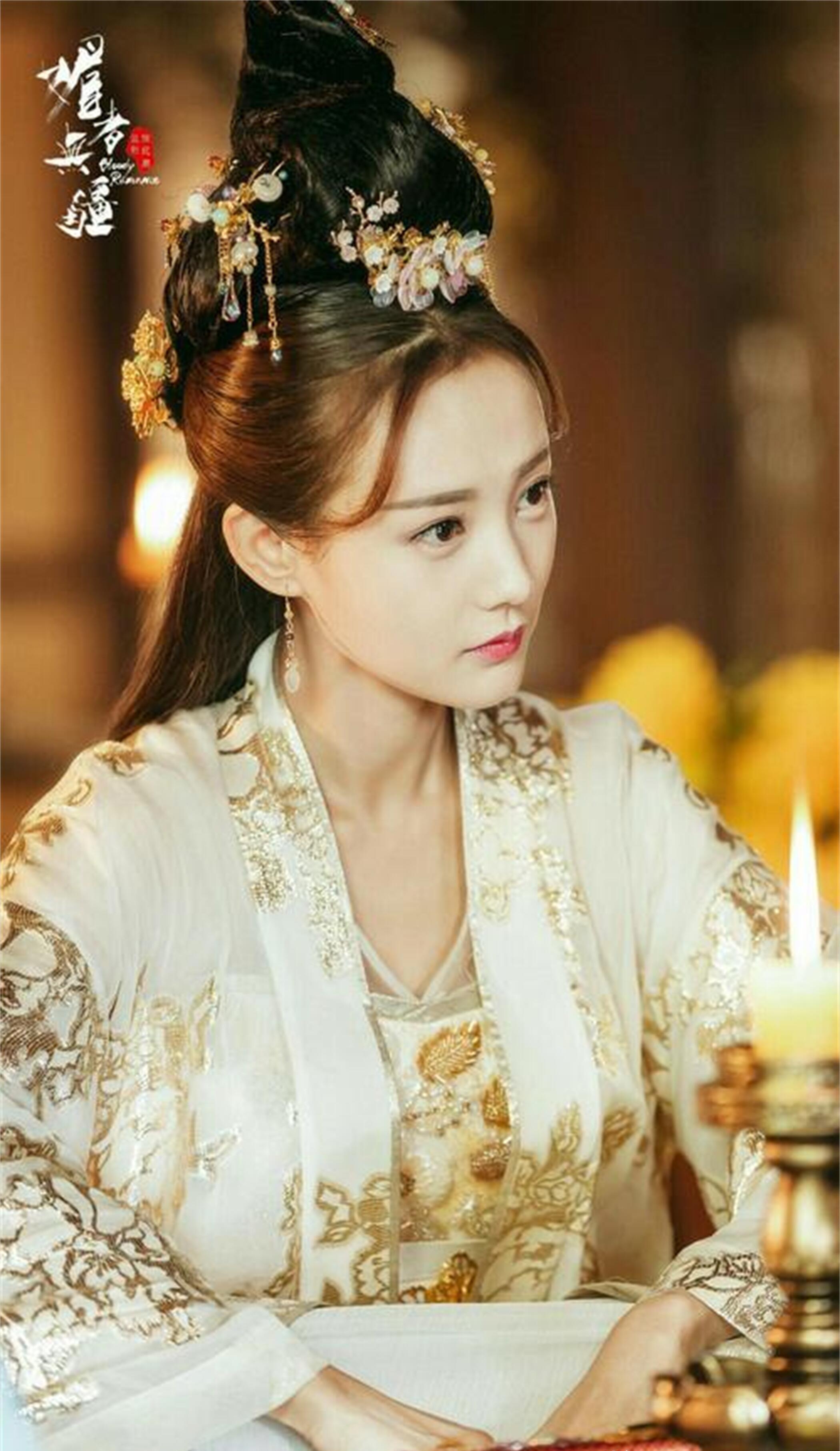 李沁|4位貌美的女明星,当女二浪费,当女一被骂