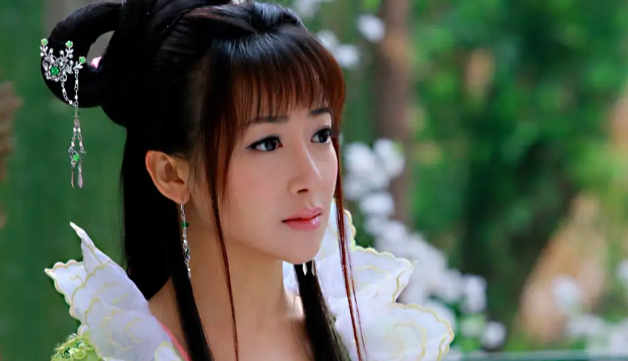 空降6集,拿下飙升榜第一!观众:真不愧是我苦等7年的年代大剧