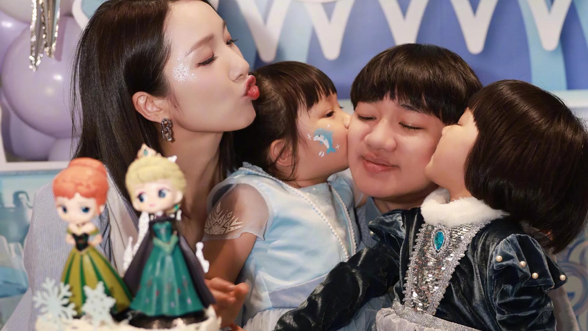 王祖蓝李亚男为小女儿庆生，晒全家福温馨有爱，3岁Hayley颜值高