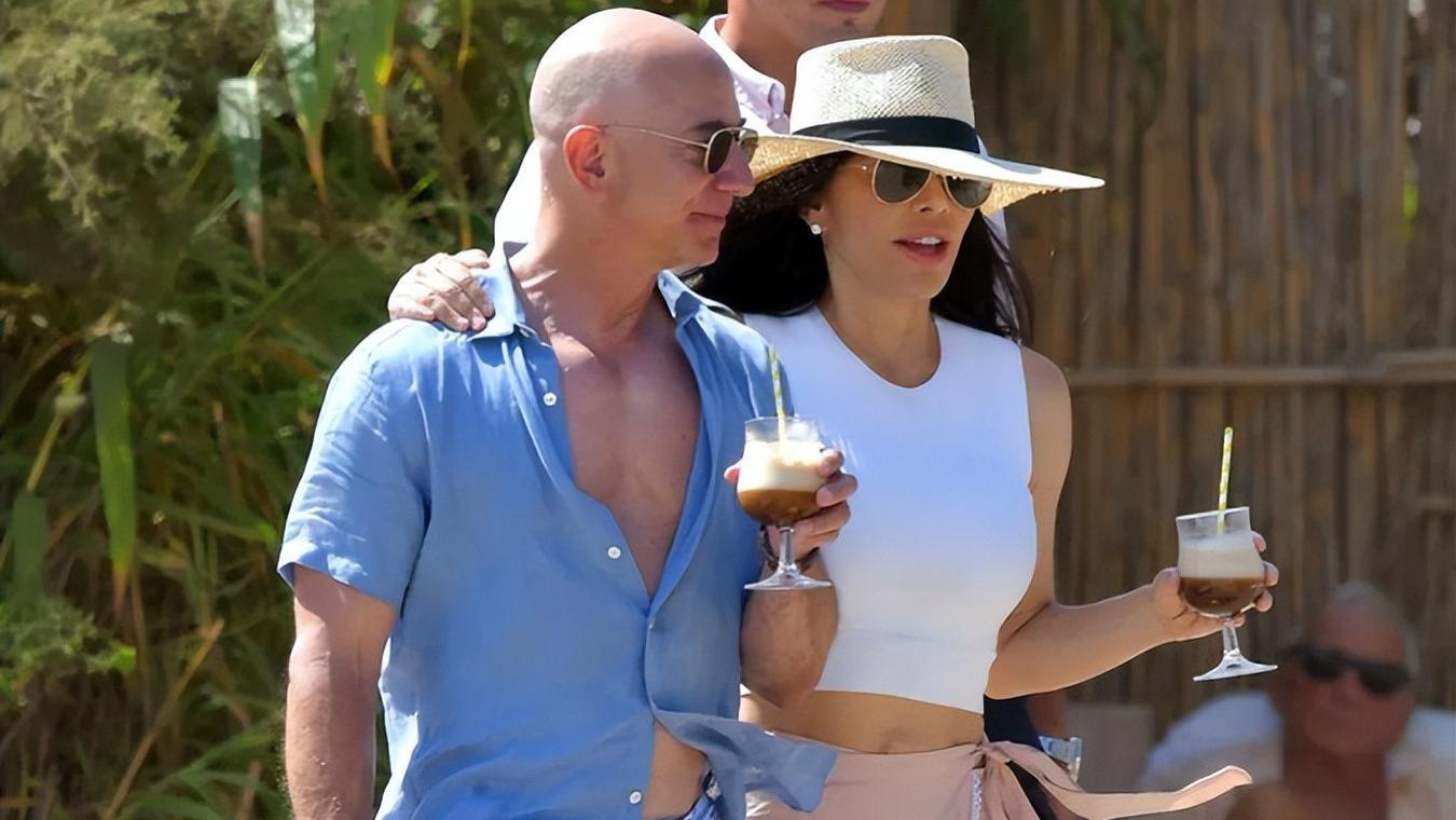 贝索斯未婚妻：婚内出轨百亿大亨，手段不输邓文迪，是个狠角儿