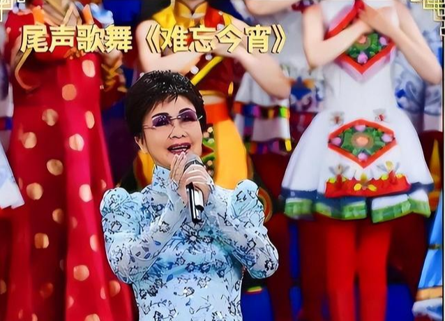 2024年春晚成了杂货铺?明星嘉宾引热议,看来今年的电费又省下了