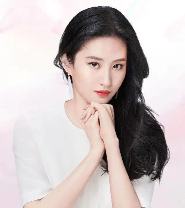 有种“丰腴美”叫刘亦菲，腰间露出白花花的肥肉，却意外美出新高