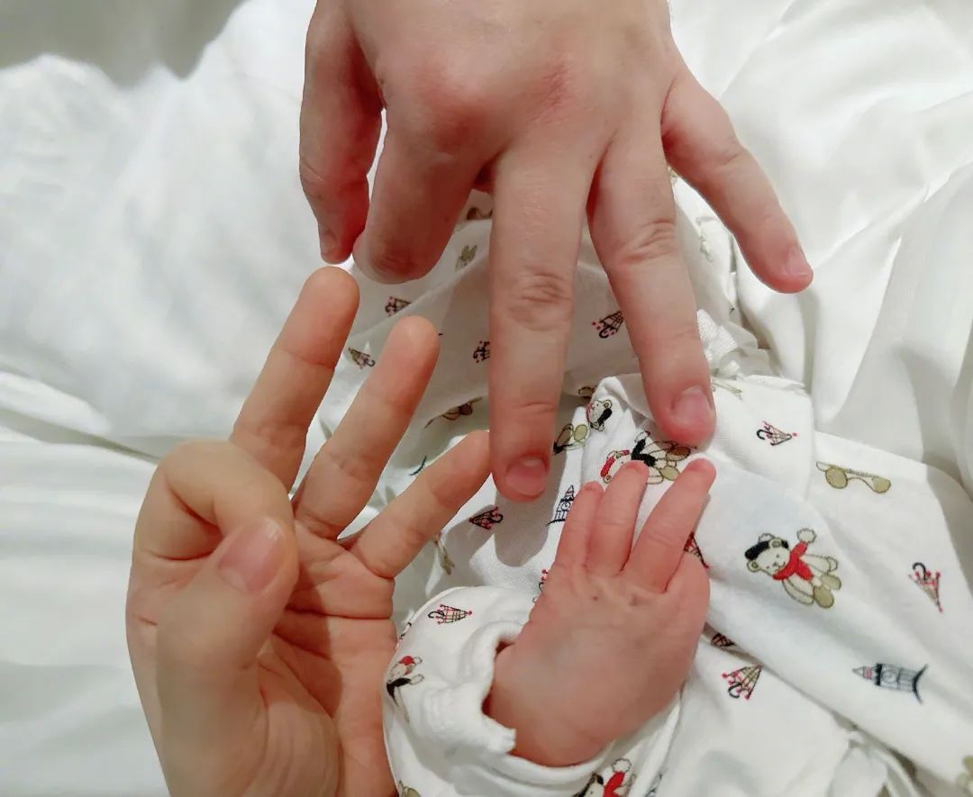 41岁Selina高调宣布喜事，戳中了无数女性的婚姻痛点