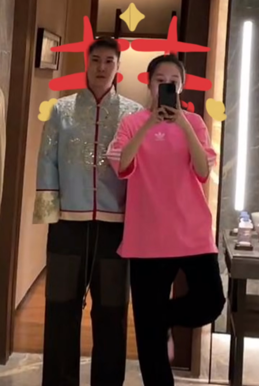 赵本山|同是嫁女儿,赵玉芳风光大办,球球只摆3桌酒席,赵本山有何用意