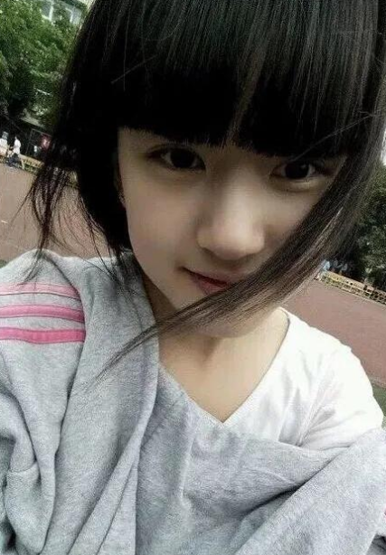 赵露思|赵露思初中就凭一张自拍就火爆网络,如今更是火遍娱乐圈