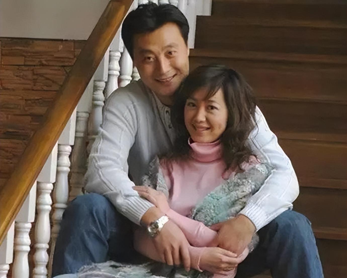 演员任程伟:花9元在地下室娶了黄蕾,成名后只换房子不换糟糠妻