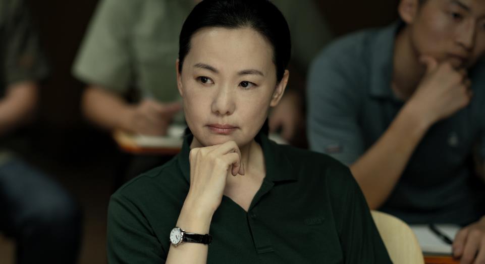 《孤注一掷》票房杀疯了,宁浩用硬实力,打脸大半个娱乐圈的烂片!