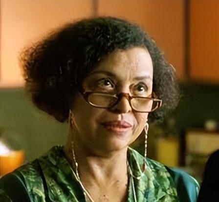 《黑客帝国》演员今非昔比,男主面容已失去昔日光彩!