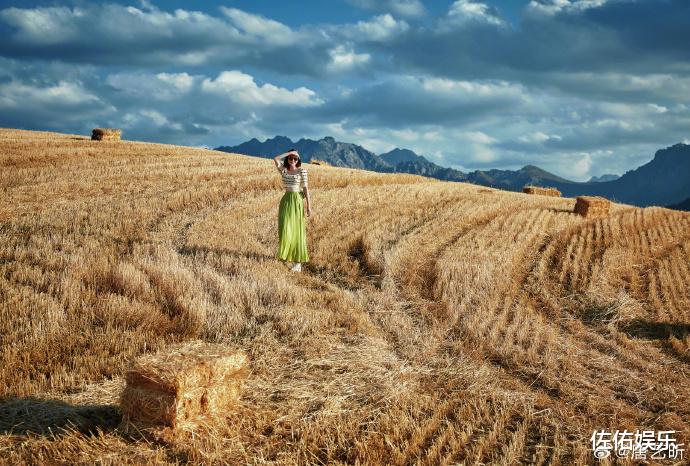 唐艺昕分享田园风光美照,清纯甜美如初恋,身材窈窕让人心动