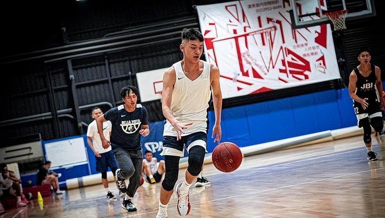 陈宝莲|纪实陈宝莲跳楼21年,儿子被王菲经纪人抚养,模样酷似干爹黄任中