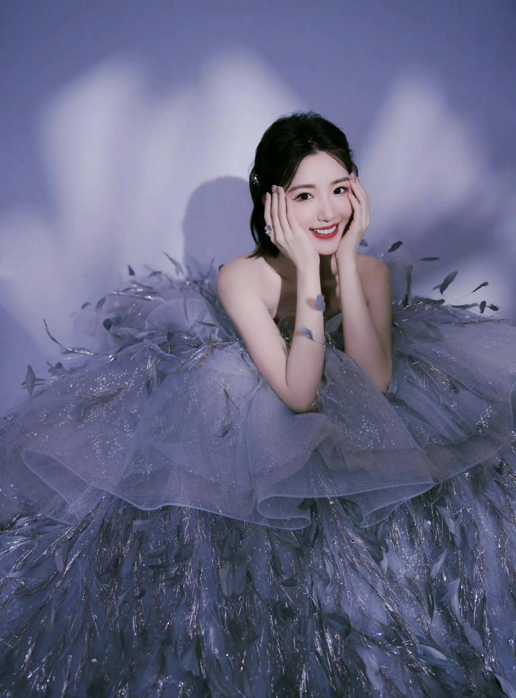 古力娜扎|视听盛典女星造型出炉:赵丽颖绝美,娜扎有气质,毛晓彤最可爱