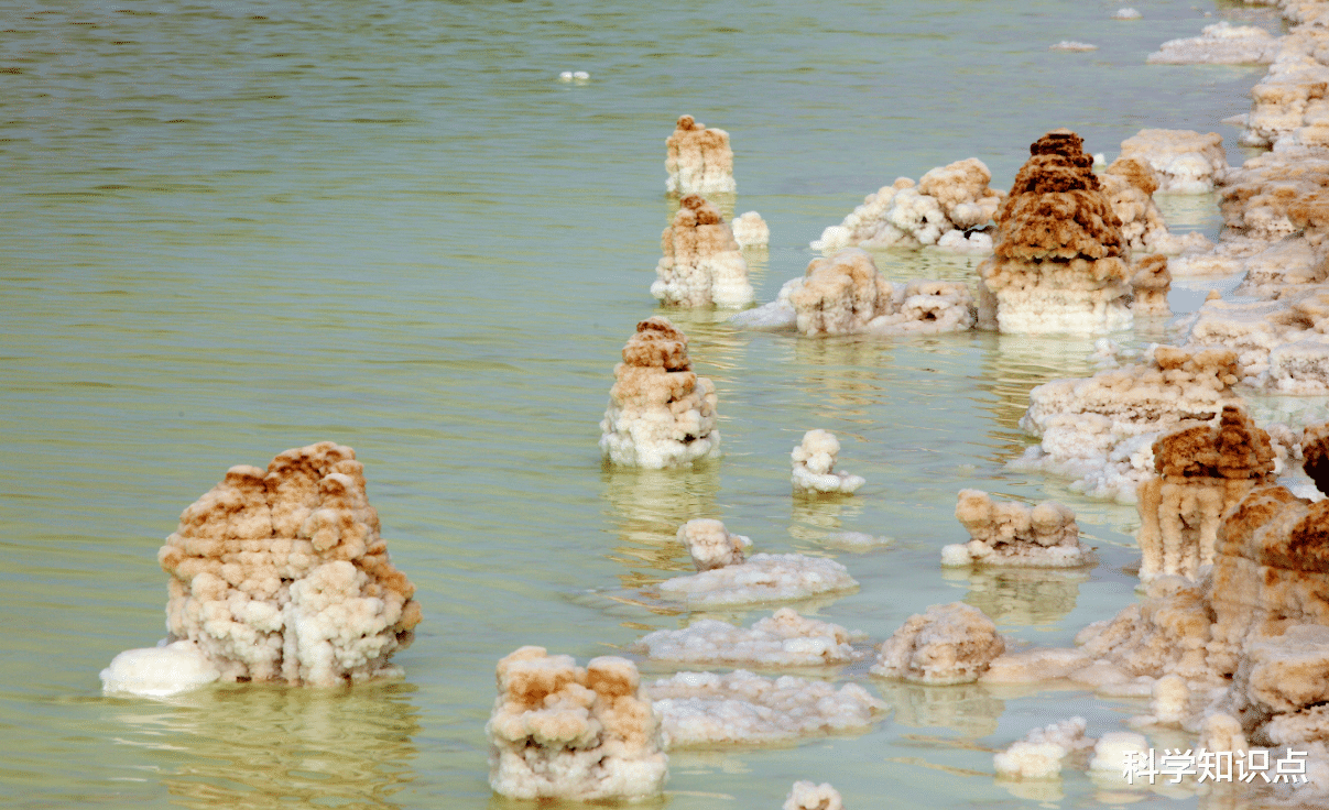 察尔汗盐湖|中国最值钱的湖泊：需要24小时看守价值超12万亿，到底有何特别