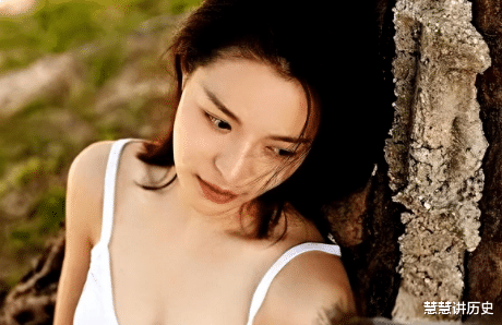 冯小刚支持她,成龙支持她,洪金宝支持她,凭什么她就能得到所有人的青睐?