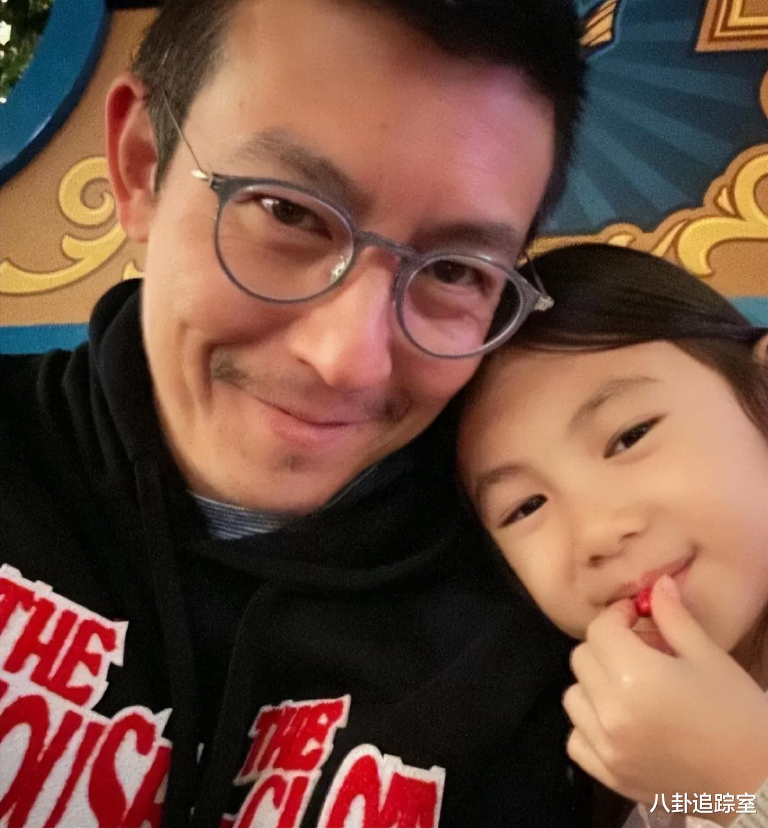 |陈冠希携妻女出游,5岁Alaia颜值出众五官似混血,被指撞脸张柏芝