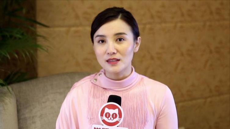 事实证明，43岁“无人敢娶”的宋佳，已经走上了另一条人生大道！