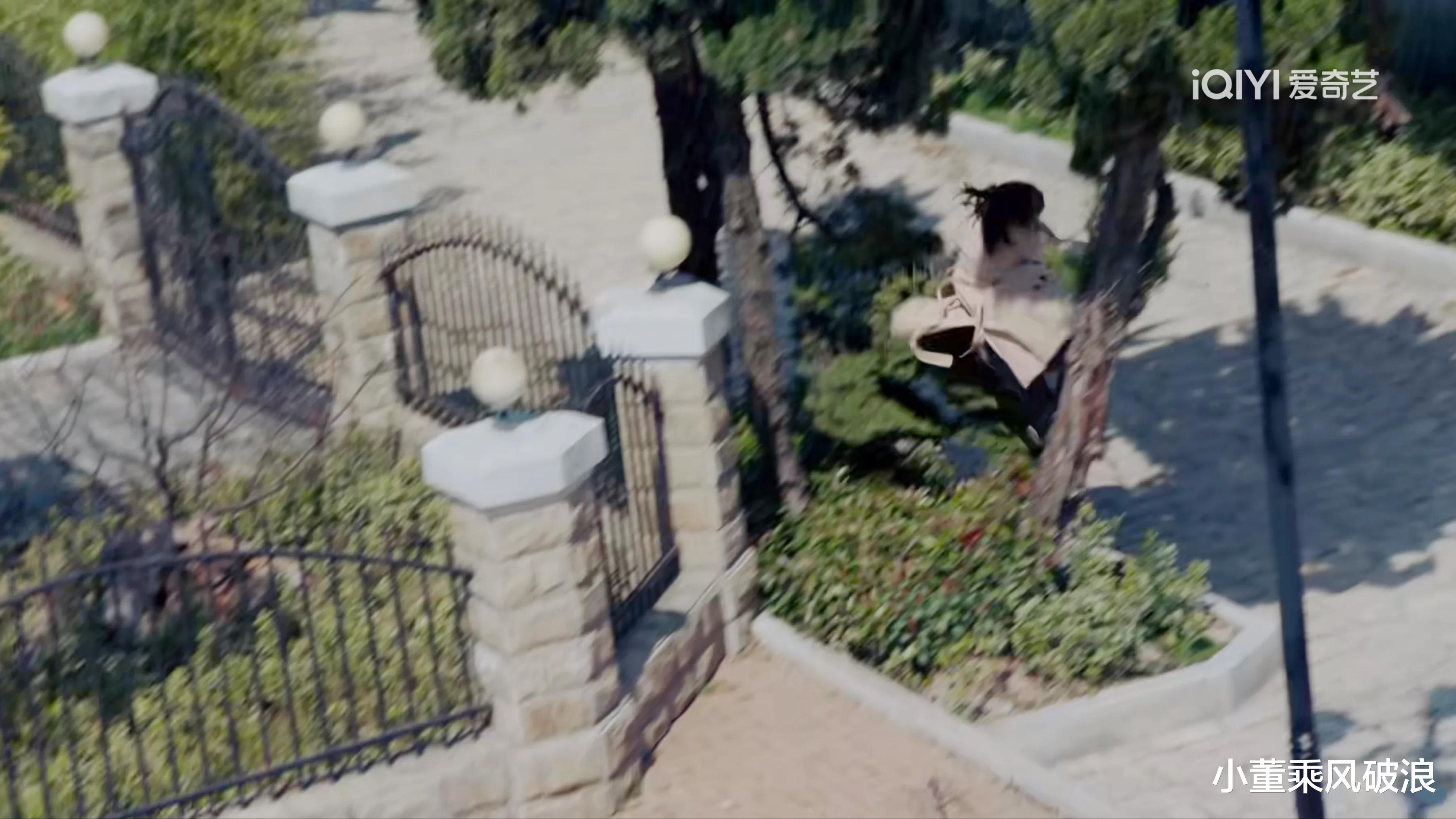 《蜂巢》首播，差评太多，海报涉嫌抄袭，央视这次好像看走眼了