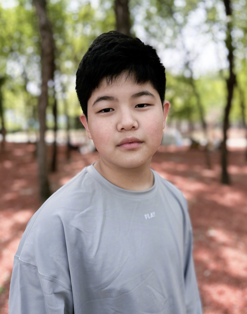 |胡可儿童节晒全家福,安吉被赞变瘦了,兄弟俩颜值差距越来越大