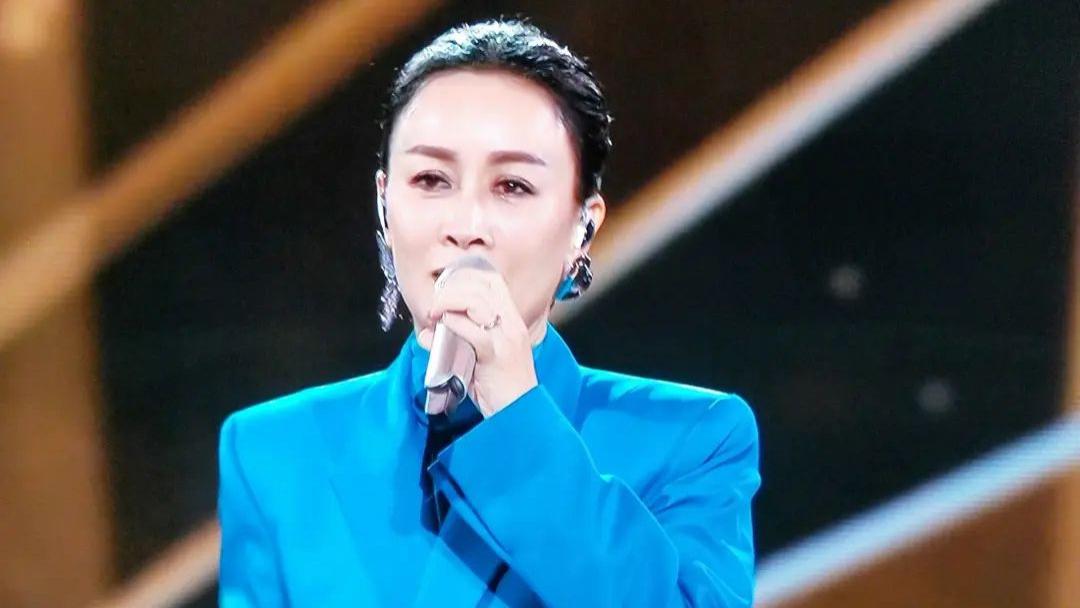 56岁那英被曝“跑路”了？细看她的资产，才知道她的底气有多足