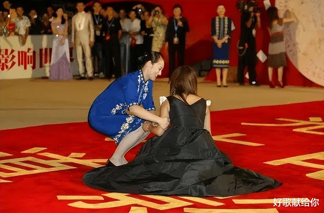 何洁|奋不顾身博眼球、挖空心思蹭热点,走捷径的何洁,终于被打回原形