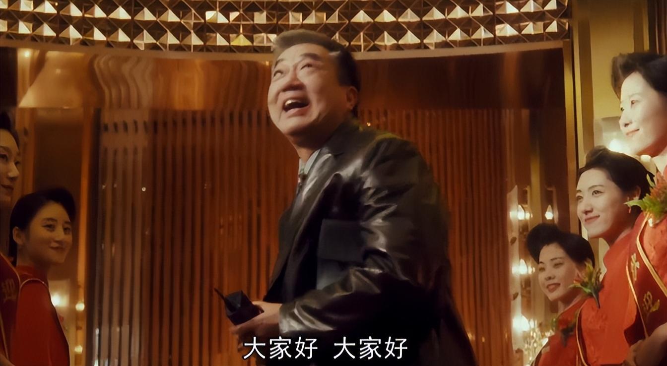 王家卫也没想到,请了九成上海演员,却被一个外地人出尽风头