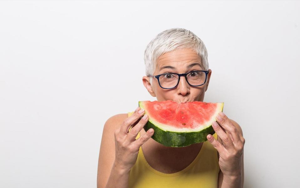 糖尿病人掌握4个技巧，吃西瓜再也不发愁了，为了健康，学起来