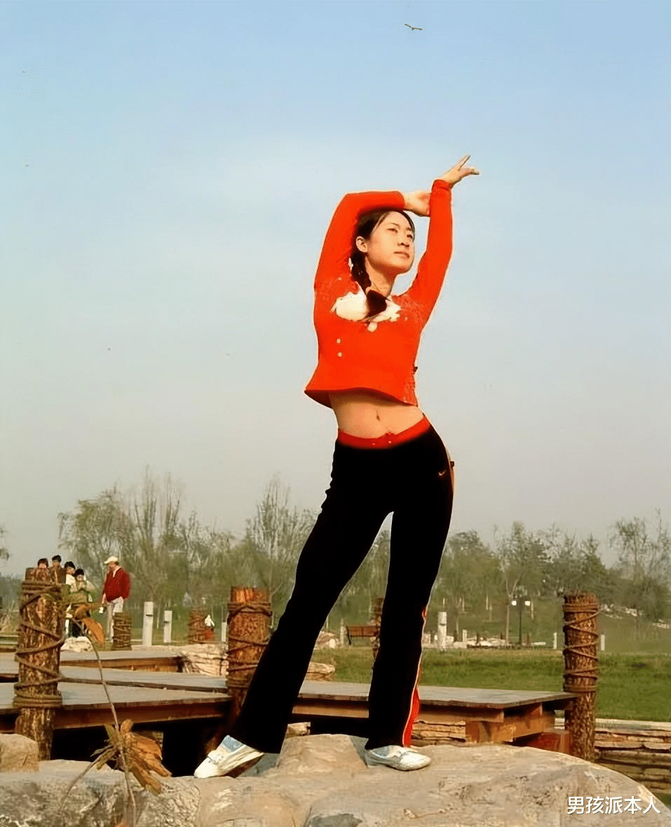 芙蓉姐姐|凤姐“在美国活得不如狗”，看身家上亿的芙蓉姐姐，差距出来了