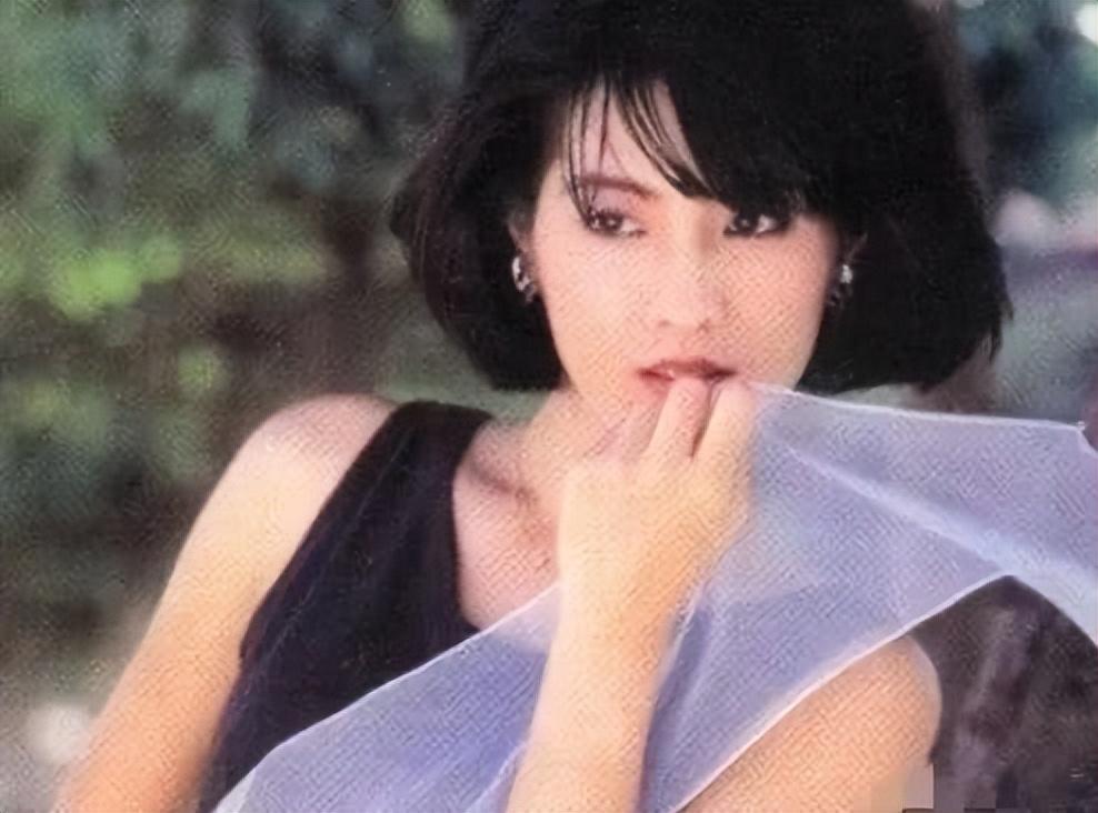 台媒曝费玉清病情恶化，昏迷半个月狂瘦24斤，私生子身伴左右