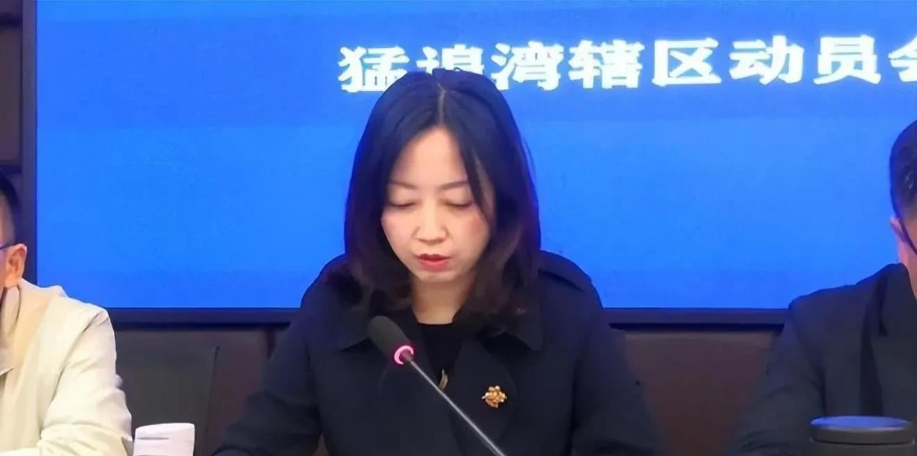 美颜|看了“戴局长”的绝世美颜,发现心里已经装不下“陈区长”了
