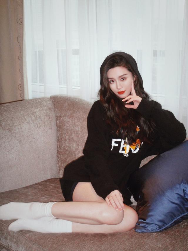 文咏珊夜色红唇妆