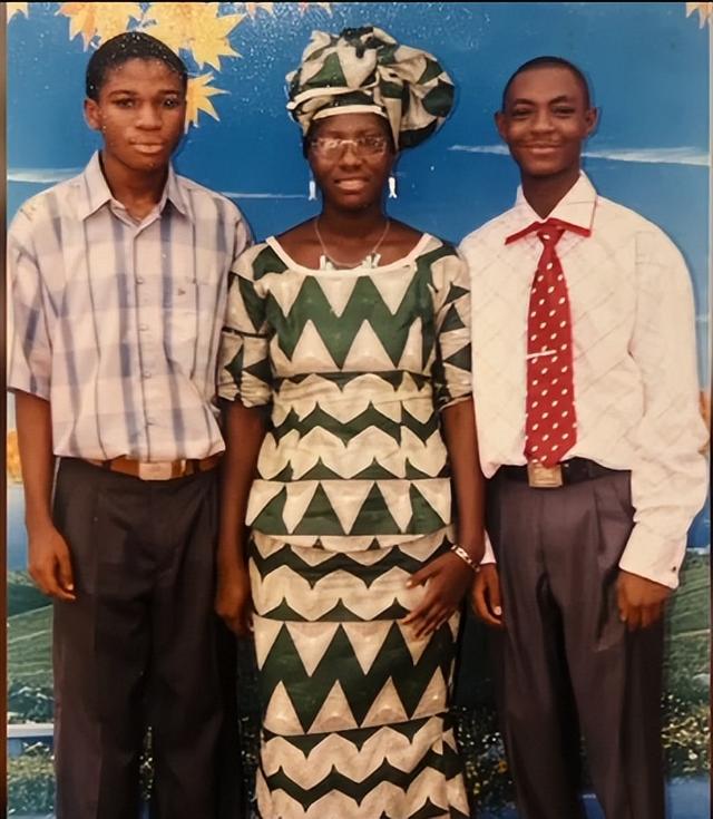 非洲女孩米兰:嫁大9岁广东男演员,抚养6岁继女,称当后妈很幸福