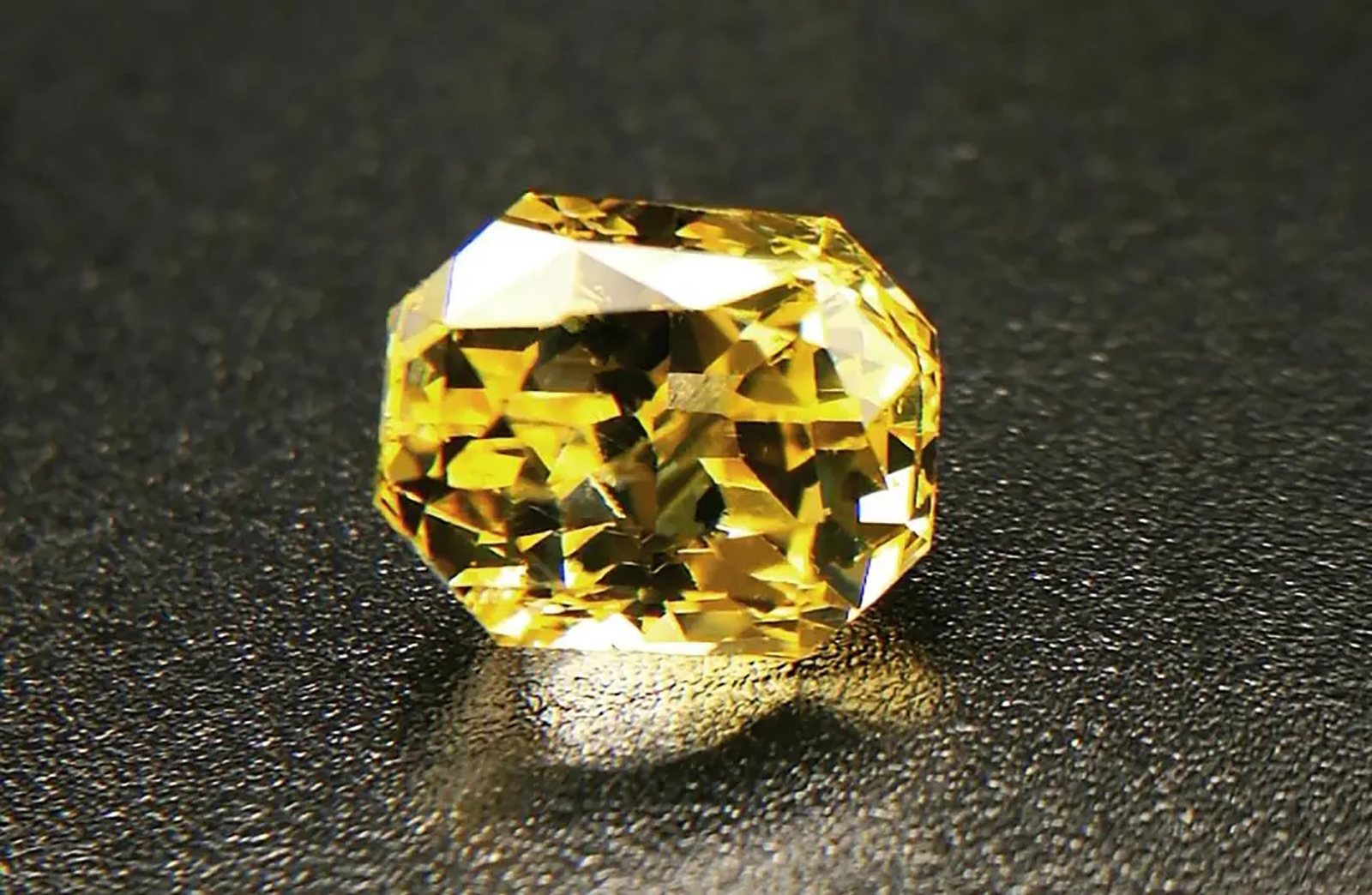 宝石|什么切工的宝石，看起来更亮、更美？