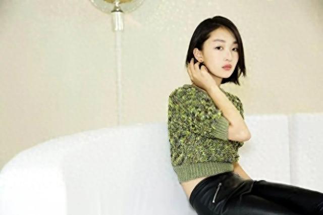 曾志伟拽的不是周冬雨的手，而是整个娱乐圈的丑陋，两人什么关系