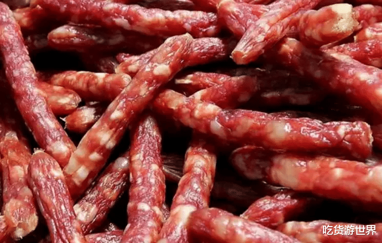 香肠|晒干的香肠,“直接冻”还是“蒸熟冻”?区别非常大,做错不好吃