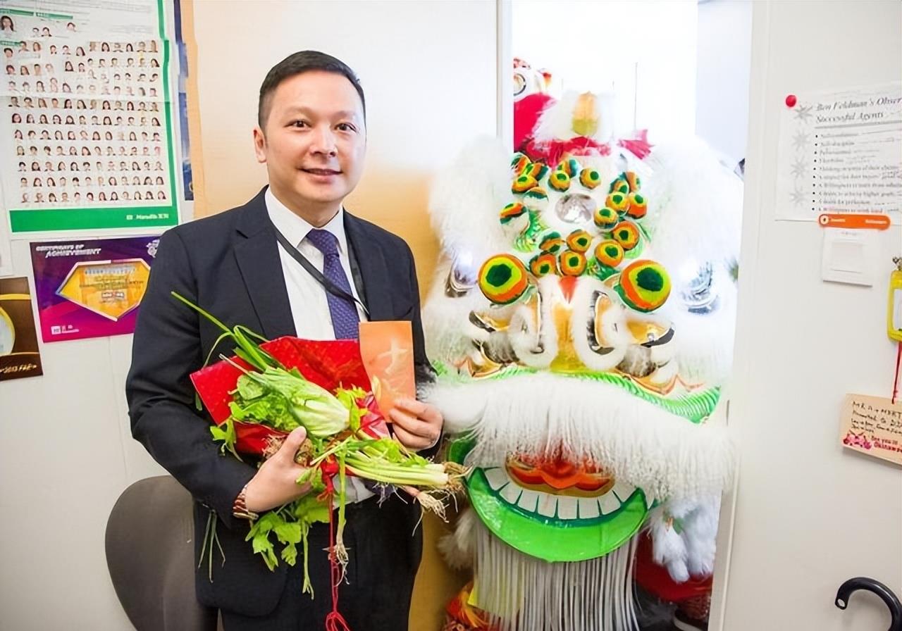 他天生少年感是TVB御用弟弟,性格原因转行成绩斐然,今身材大变!