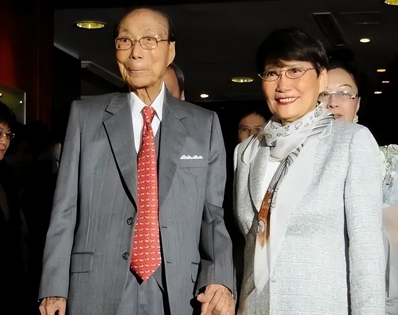 邵逸夫107岁离世,200多亿遗产,4个子女不送终也分文不要